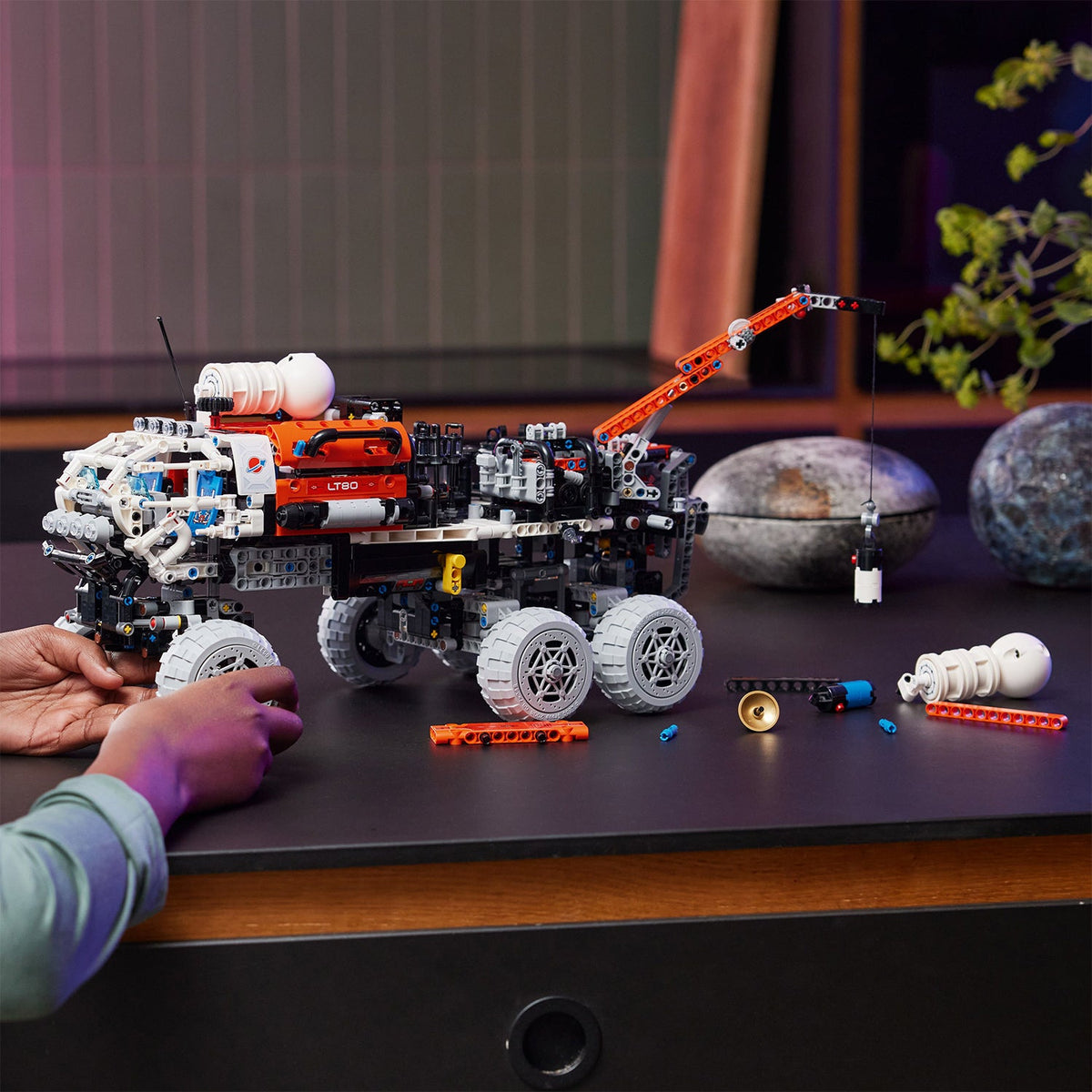 LEGO? Technic Mars Crew Exploration Rover