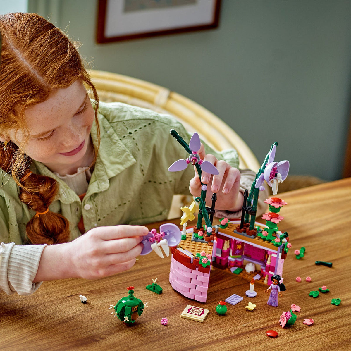 LEGO? | Disney Isabela's Flowerpot