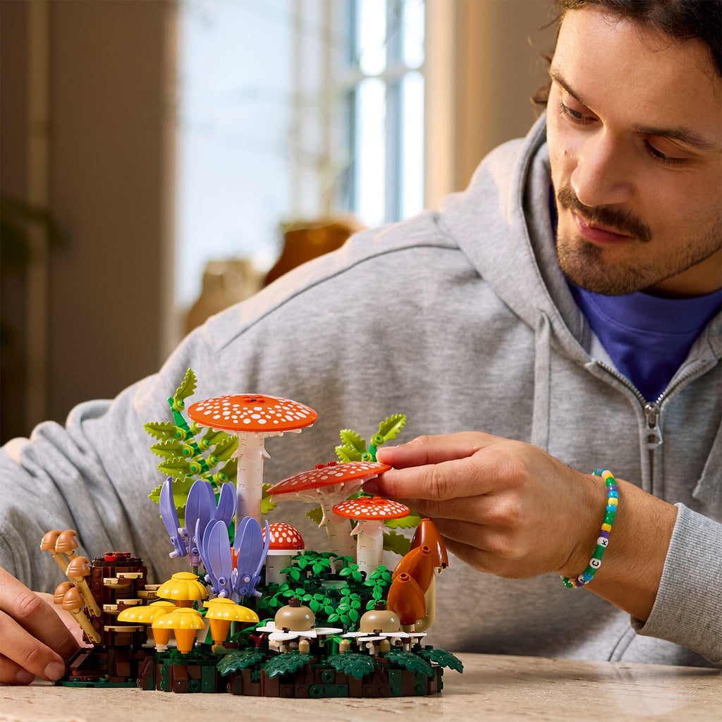 LEGO? Botanicals Woodland Mushrooms