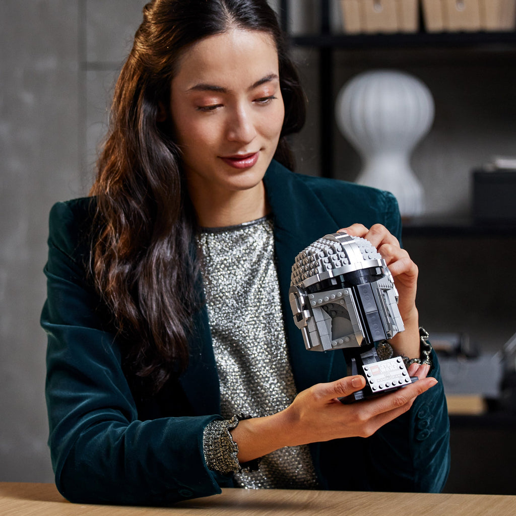 LEGO? Star Wars? The Mandalorian? Helmet