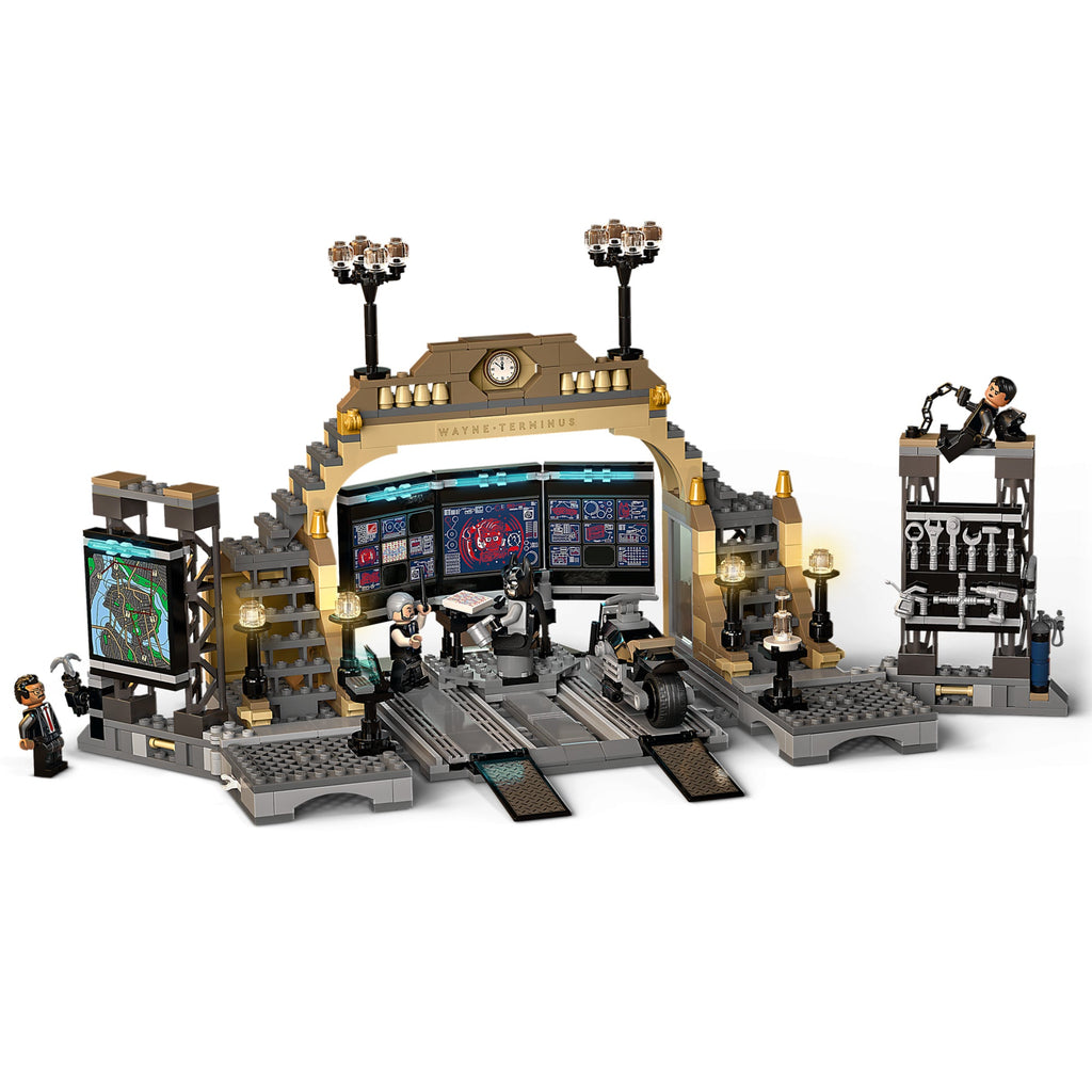 LEGO? DC Batman? Batcave?: The Riddler? Face-off