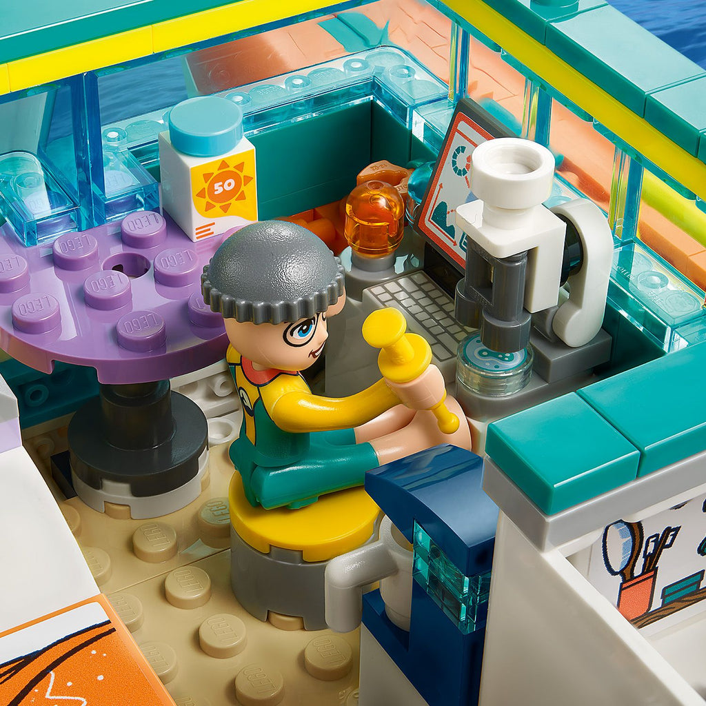 LEGO? Friends? Sea Rescue Boat