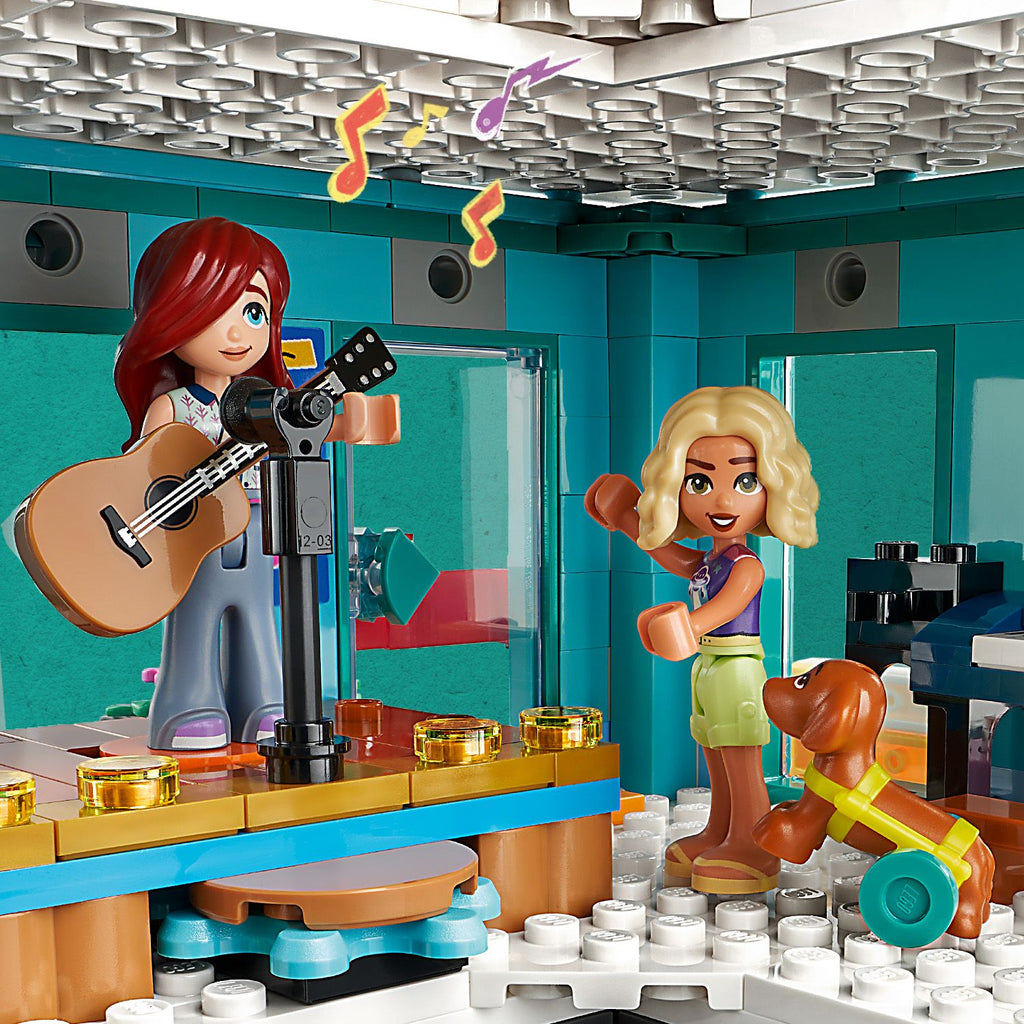 LEGO? Friends? Heartlake City Community Center