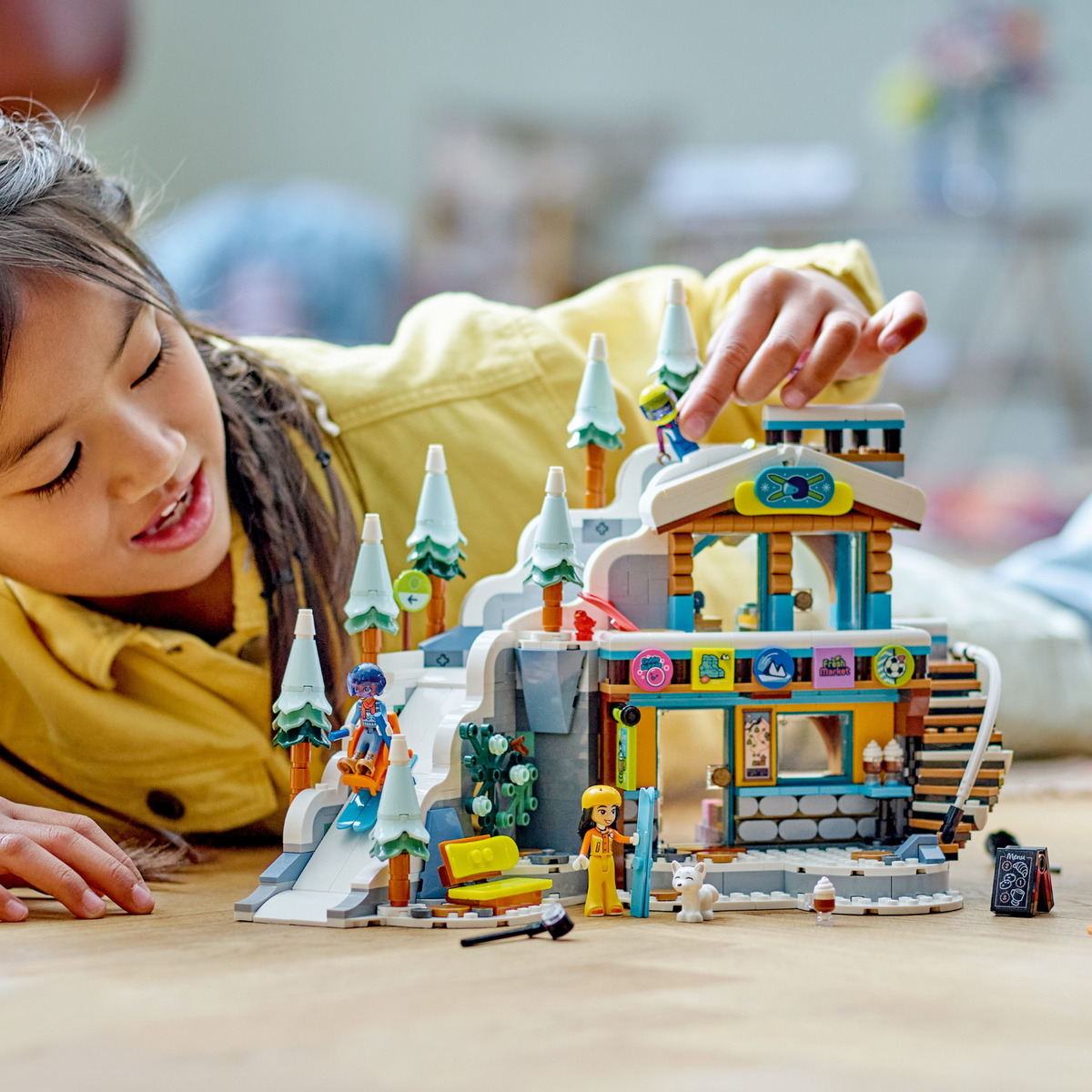 LEGO? Friends? Holiday Ski Slope and Caf¨¦