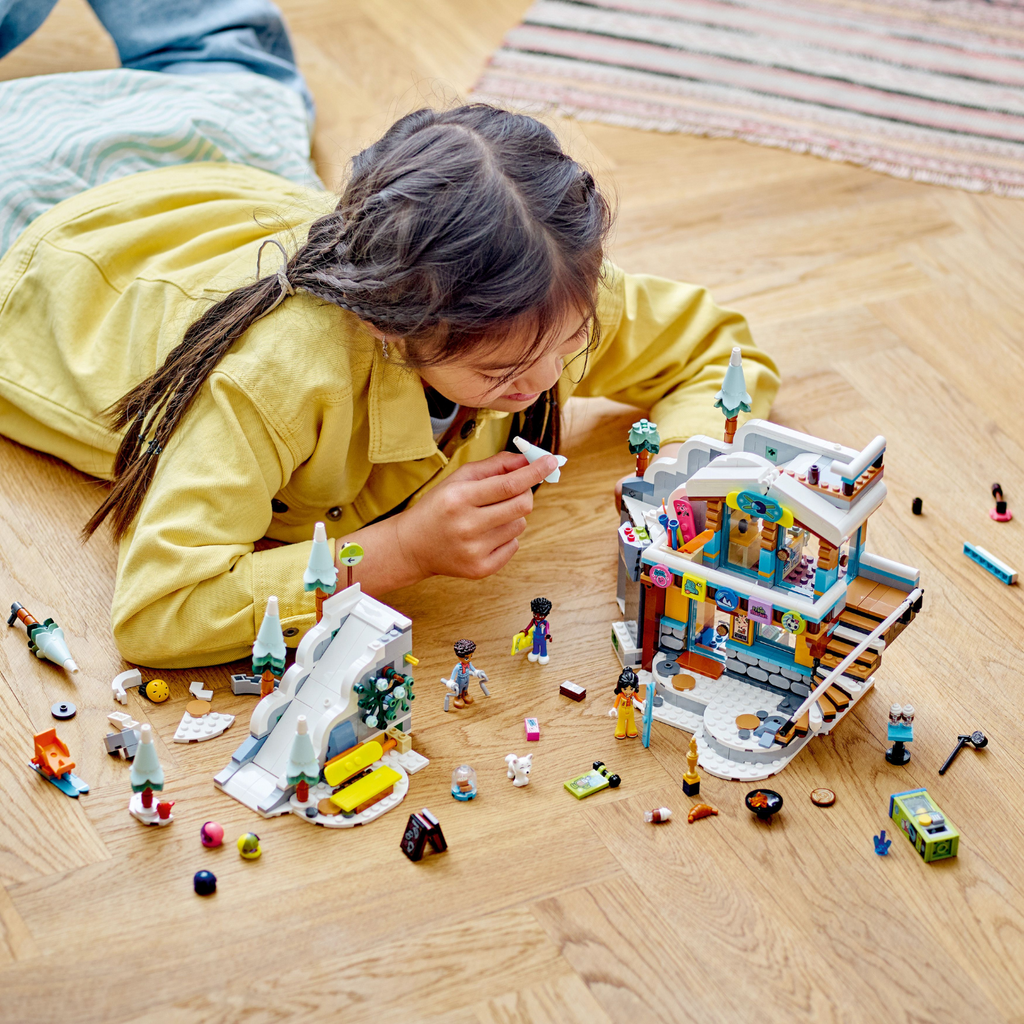 LEGO? Friends? Holiday Ski Slope and Caf¨¦