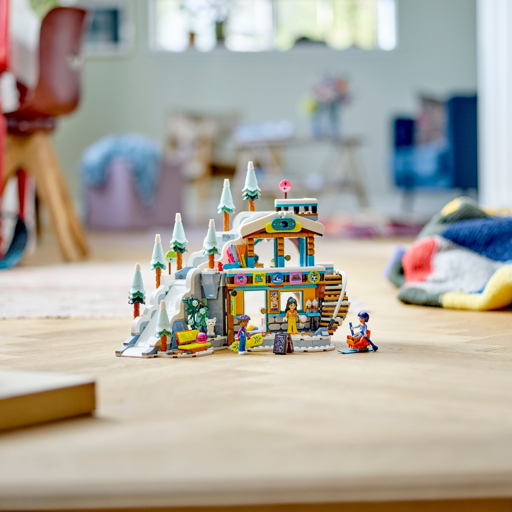 LEGO? Friends? Holiday Ski Slope and Caf¨¦