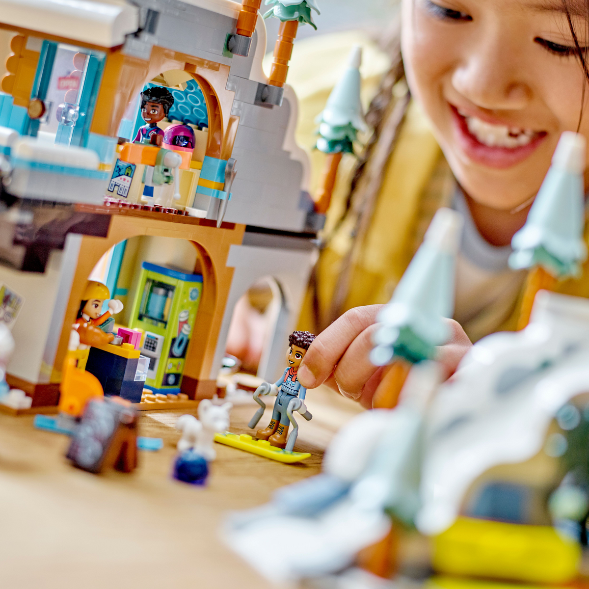 LEGO? Friends? Holiday Ski Slope and Caf¨¦