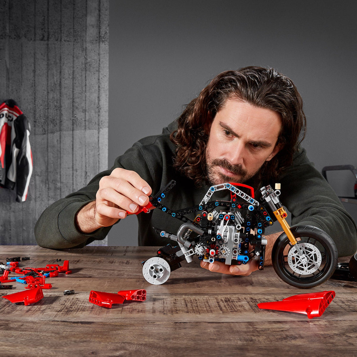 LEGO? Technic Ducati Panigale V4 R