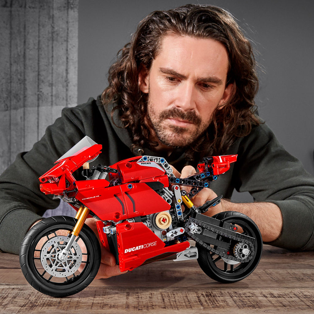 LEGO? Technic Ducati Panigale V4 R
