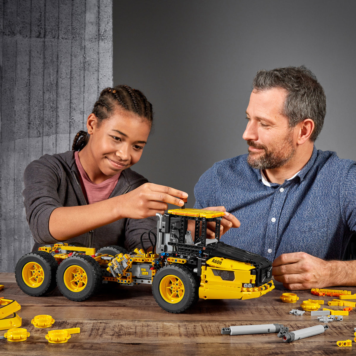 LEGO? Technic 6x6 Volvo Articulated Hauler