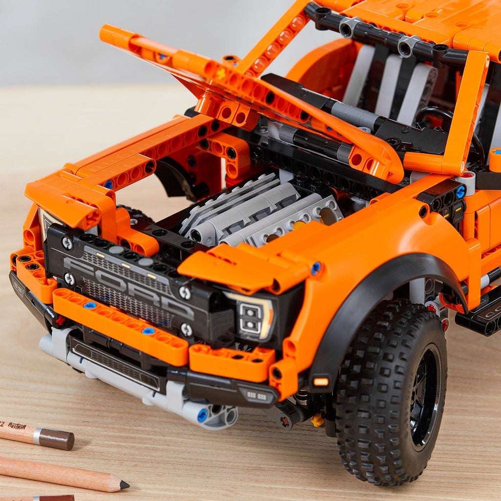 LEGO? Technic Ford F-150 Raptor