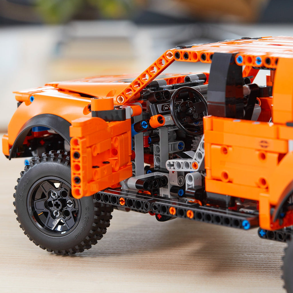 LEGO? Technic Ford F-150 Raptor