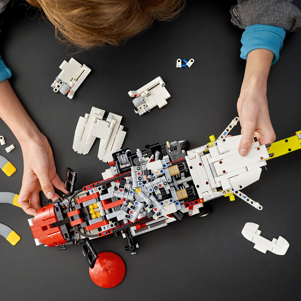 LEGO? Technic Airbus H175 Rescue?Helicopter