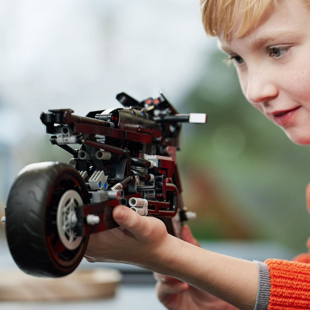 LEGO? Technic The Batman - Batcycle?