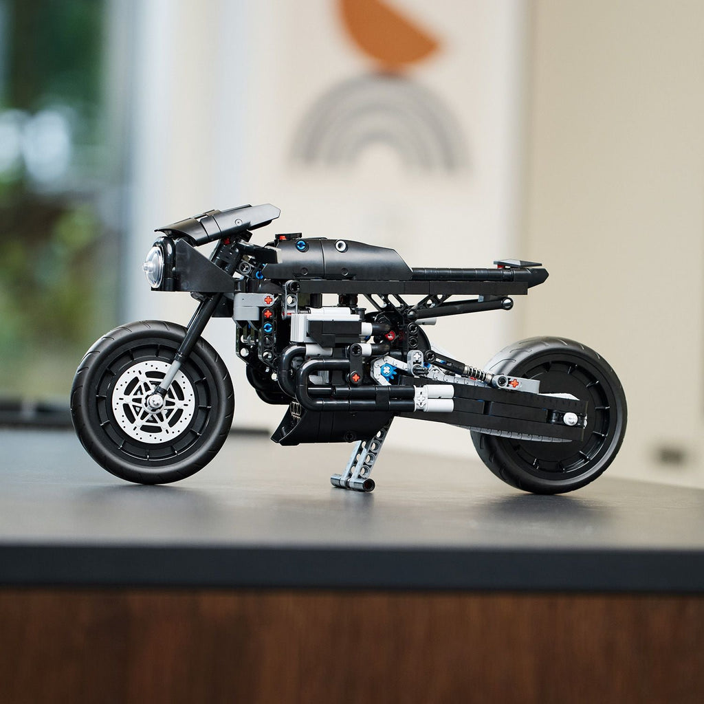 LEGO? Technic The Batman - Batcycle?
