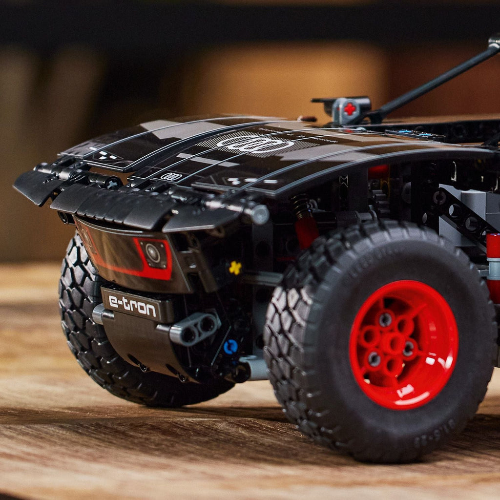 LEGO? Technic Audi RS Q e-tron