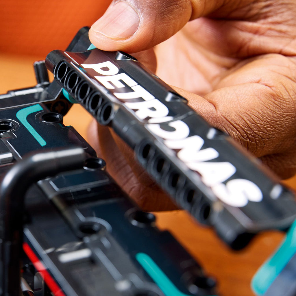 LEGO? Technic Mercedes-AMG F1 W14 E Performance