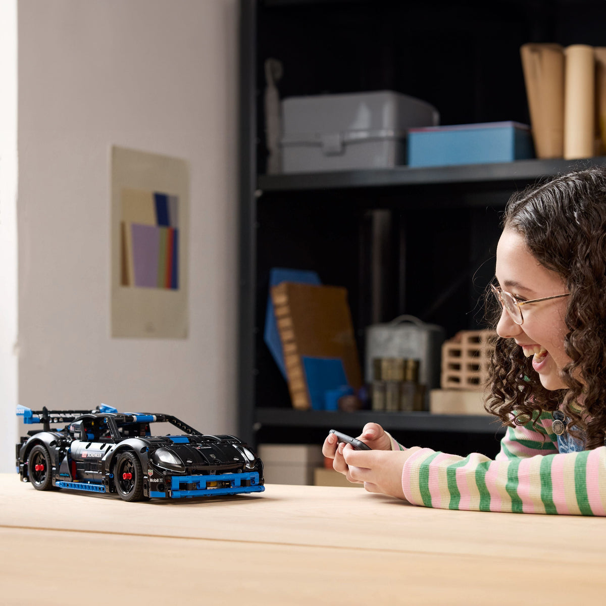 LEGO? Technic Porsche GT4 e-Performance Race Car