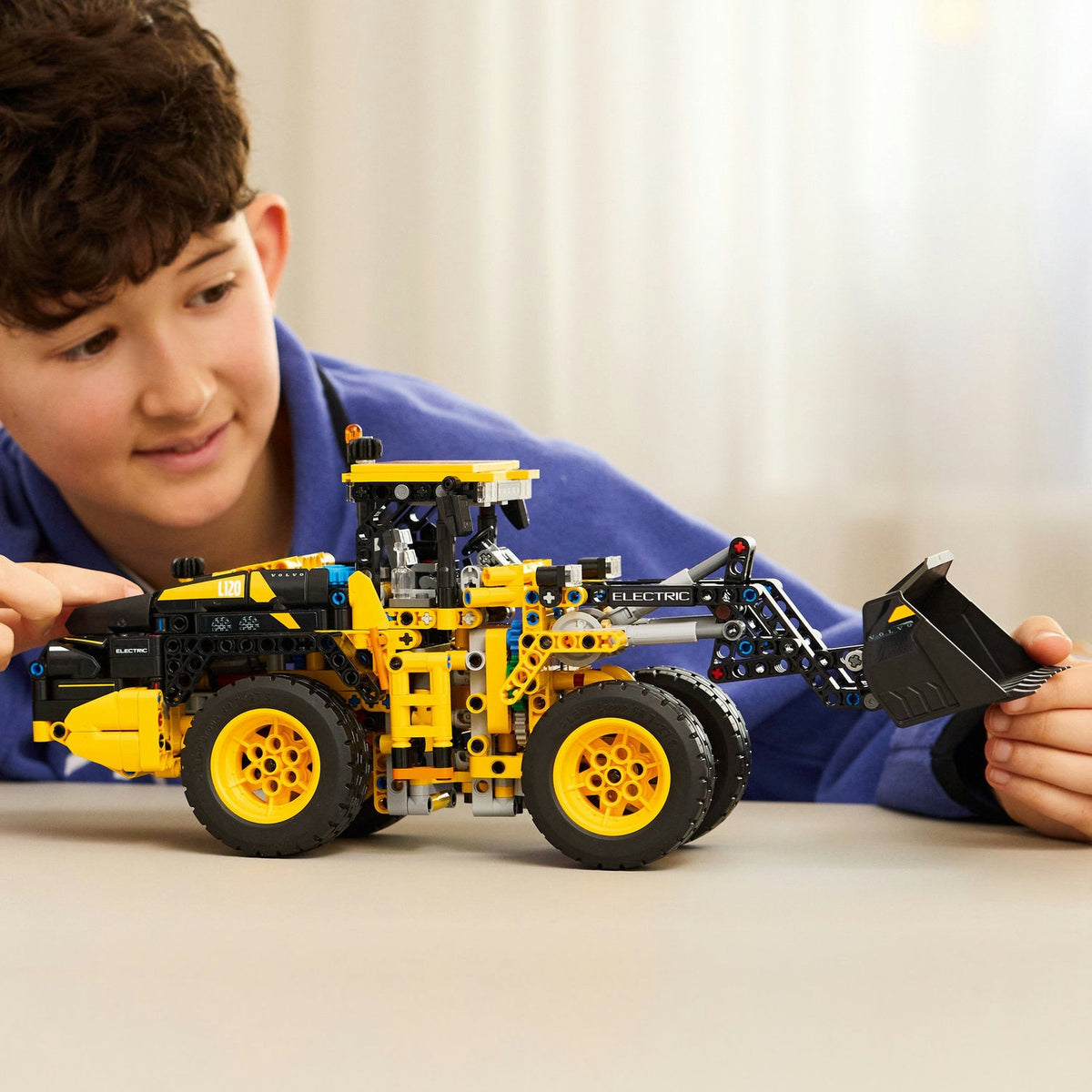 LEGO? Technic Volvo L120 Electric Wheel Loader