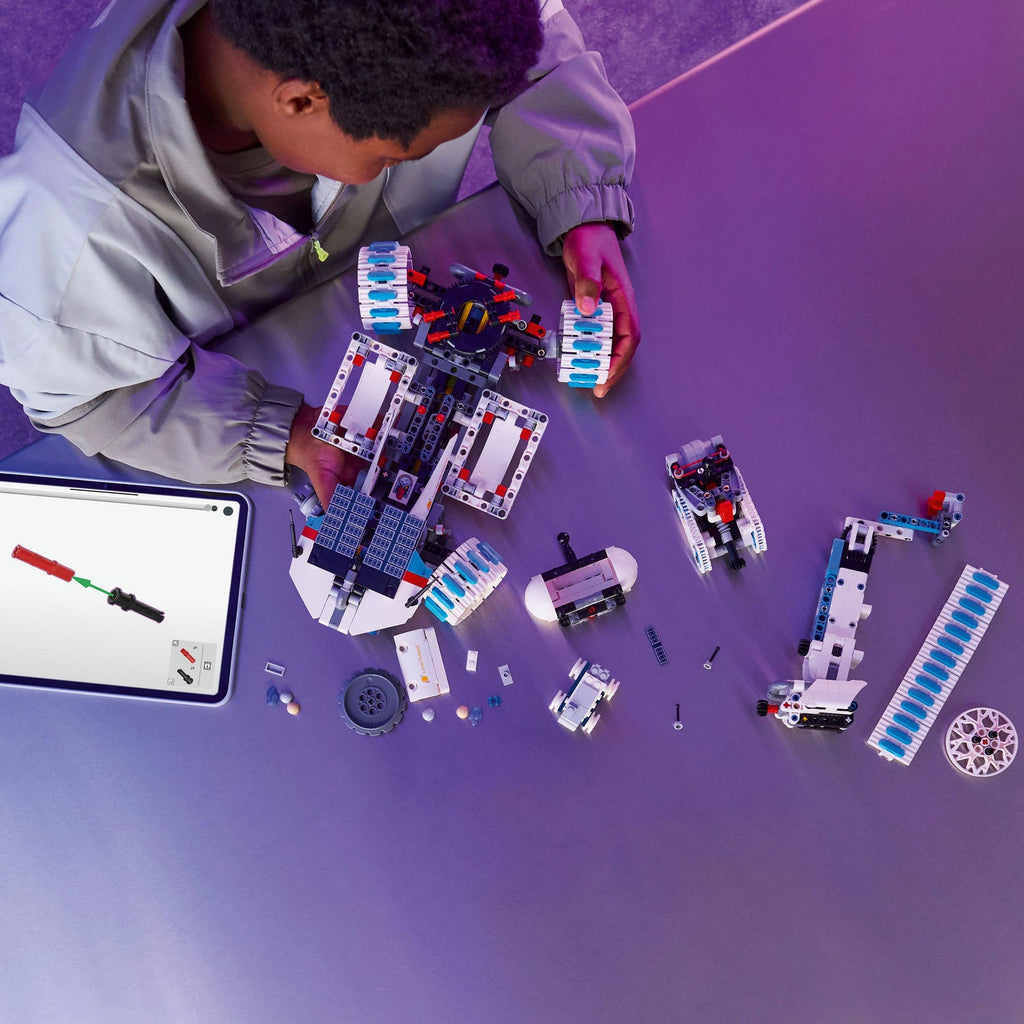 LEGO? Technic Lunar Outpost? Moon Rover Space Vehicle