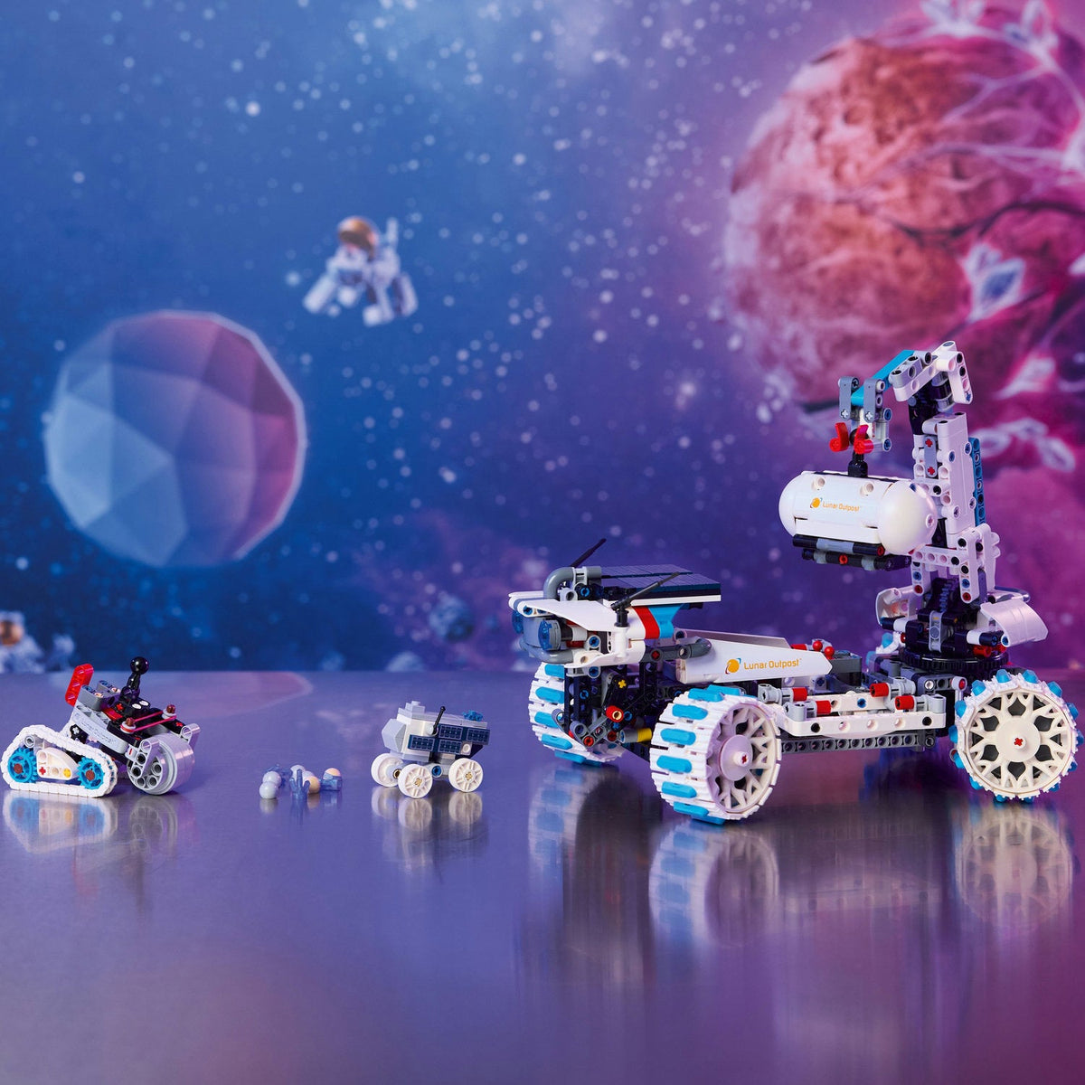 LEGO? Technic Lunar Outpost? Moon Rover Space Vehicle