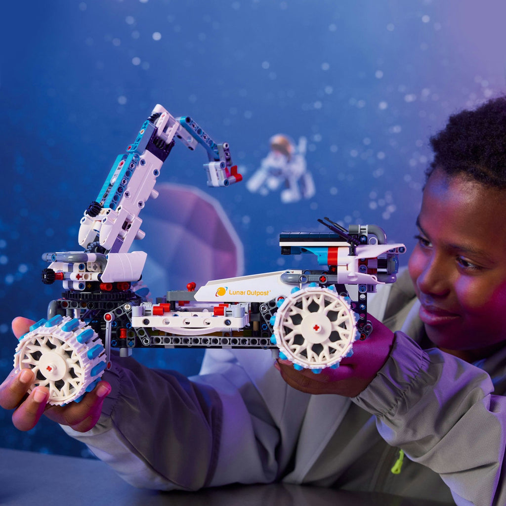 LEGO? Technic Lunar Outpost? Moon Rover Space Vehicle