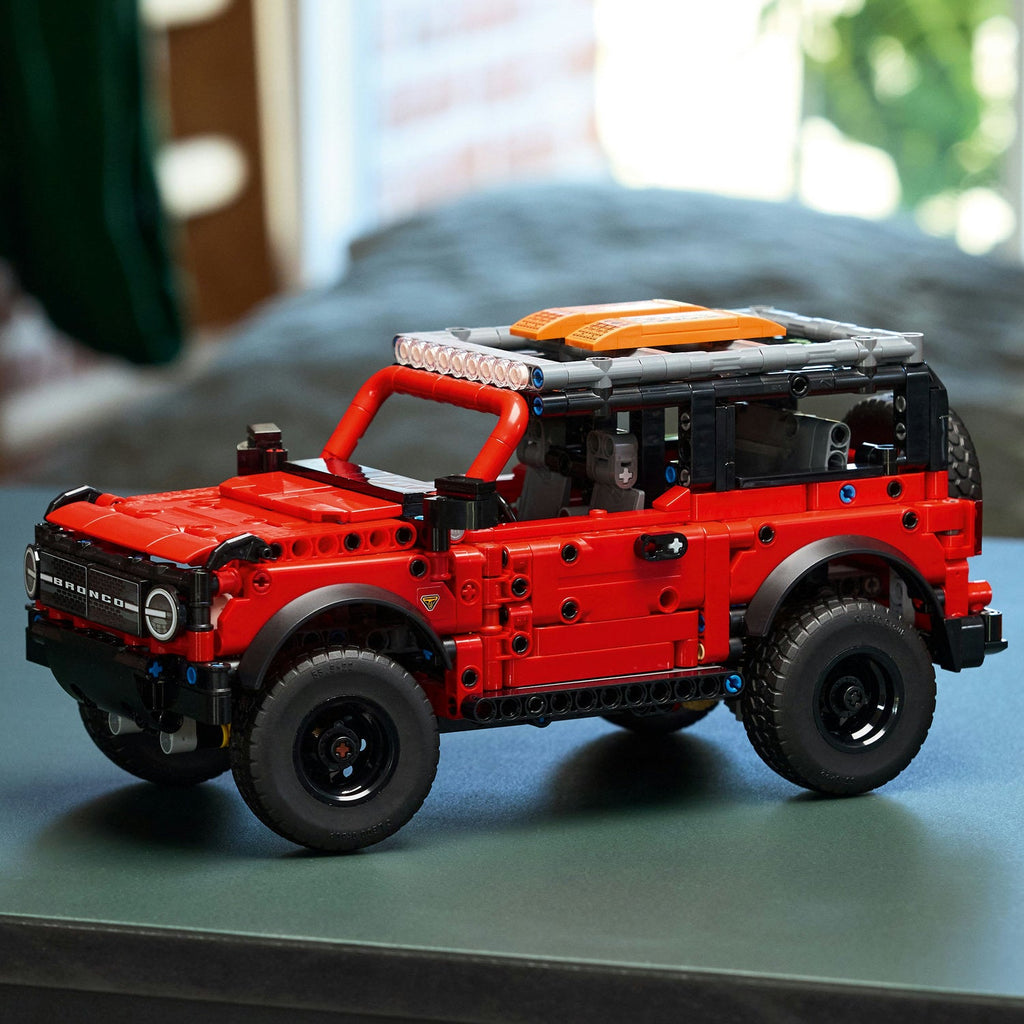 LEGO? Technic Ford Bronco? SUV