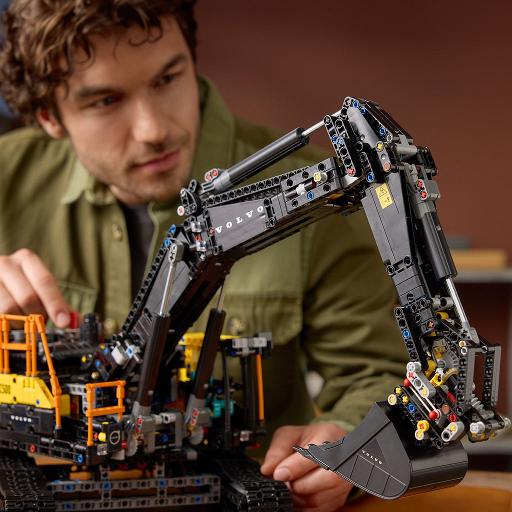LEGO? Technic Volvo EC500 Hybrid Excavator