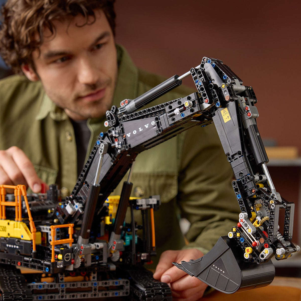 LEGO? Technic Volvo EC500 Hybrid Excavator