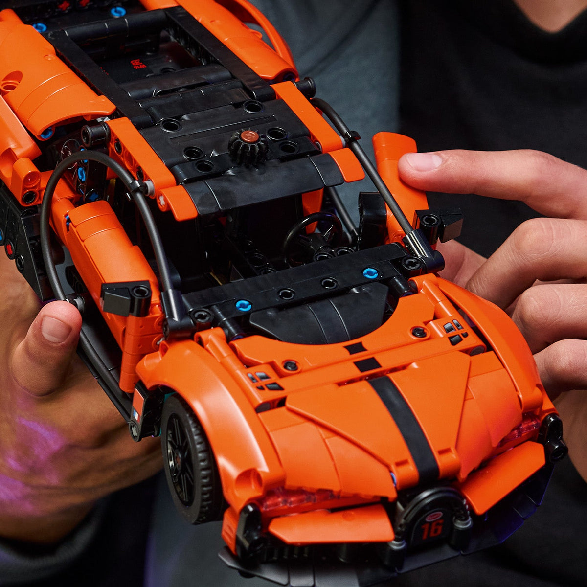 LEGO? Technic Bugatti Chiron Pur Sport Hypercar