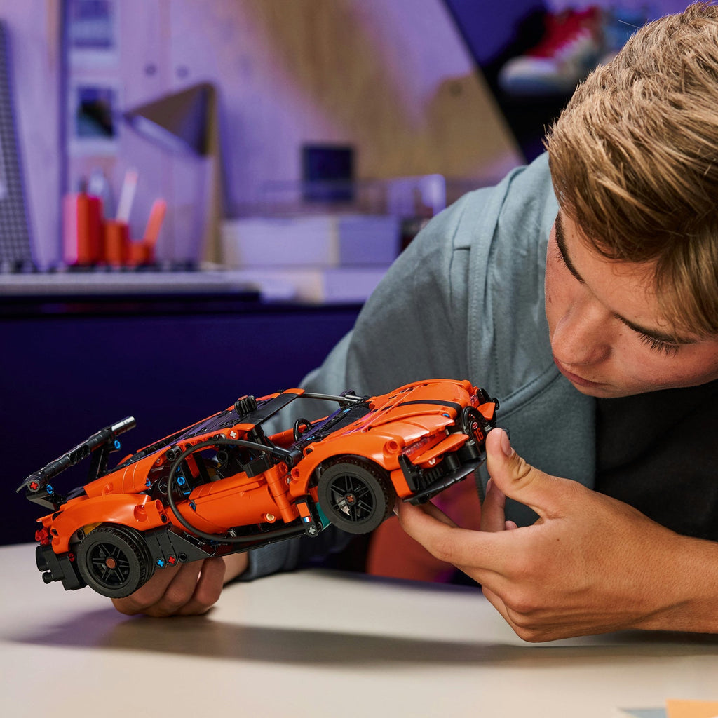 LEGO? Technic Bugatti Chiron Pur Sport Hypercar