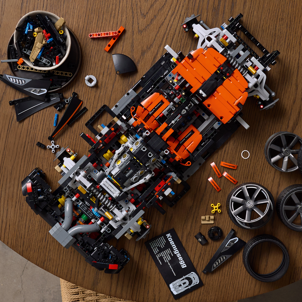 LEGO? Technic Koenigsegg Sadair's Spear Megacar