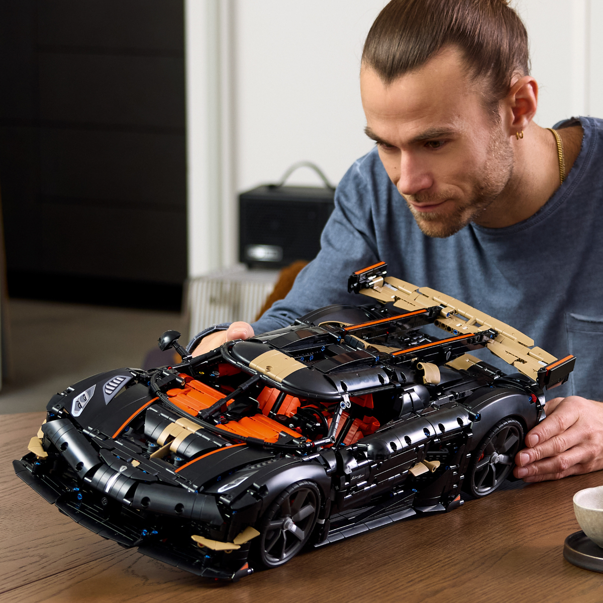LEGO? Technic Koenigsegg Sadair's Spear Megacar