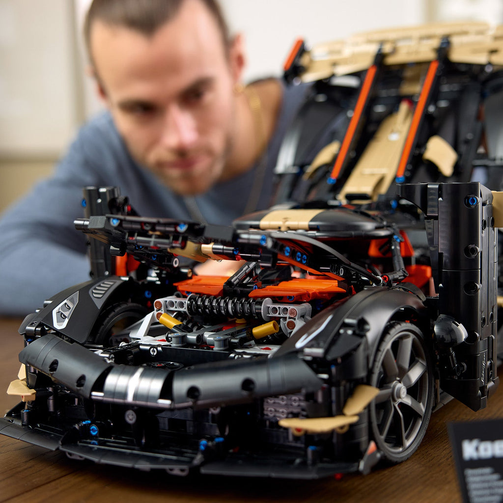 LEGO? Technic Koenigsegg Sadair's Spear Megacar