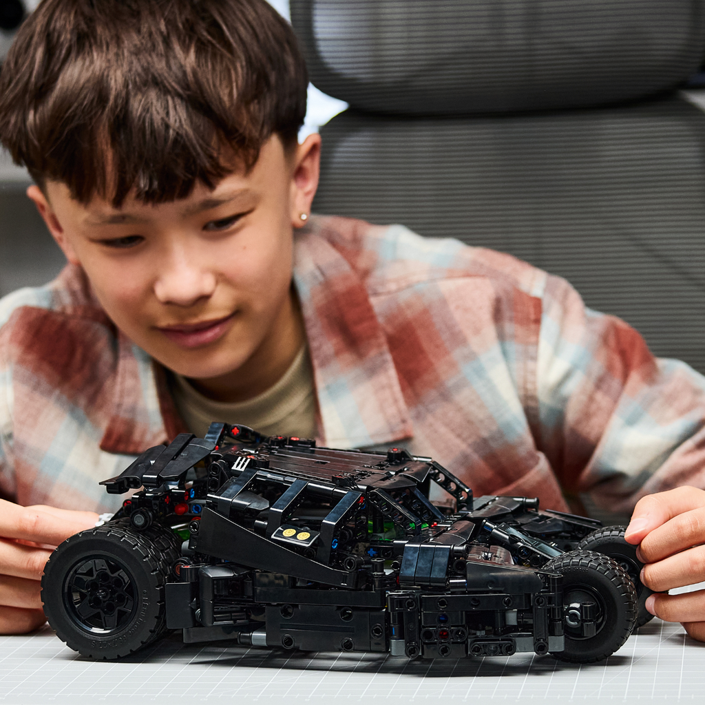 LEGO? Technic Batmobile? Tumbler