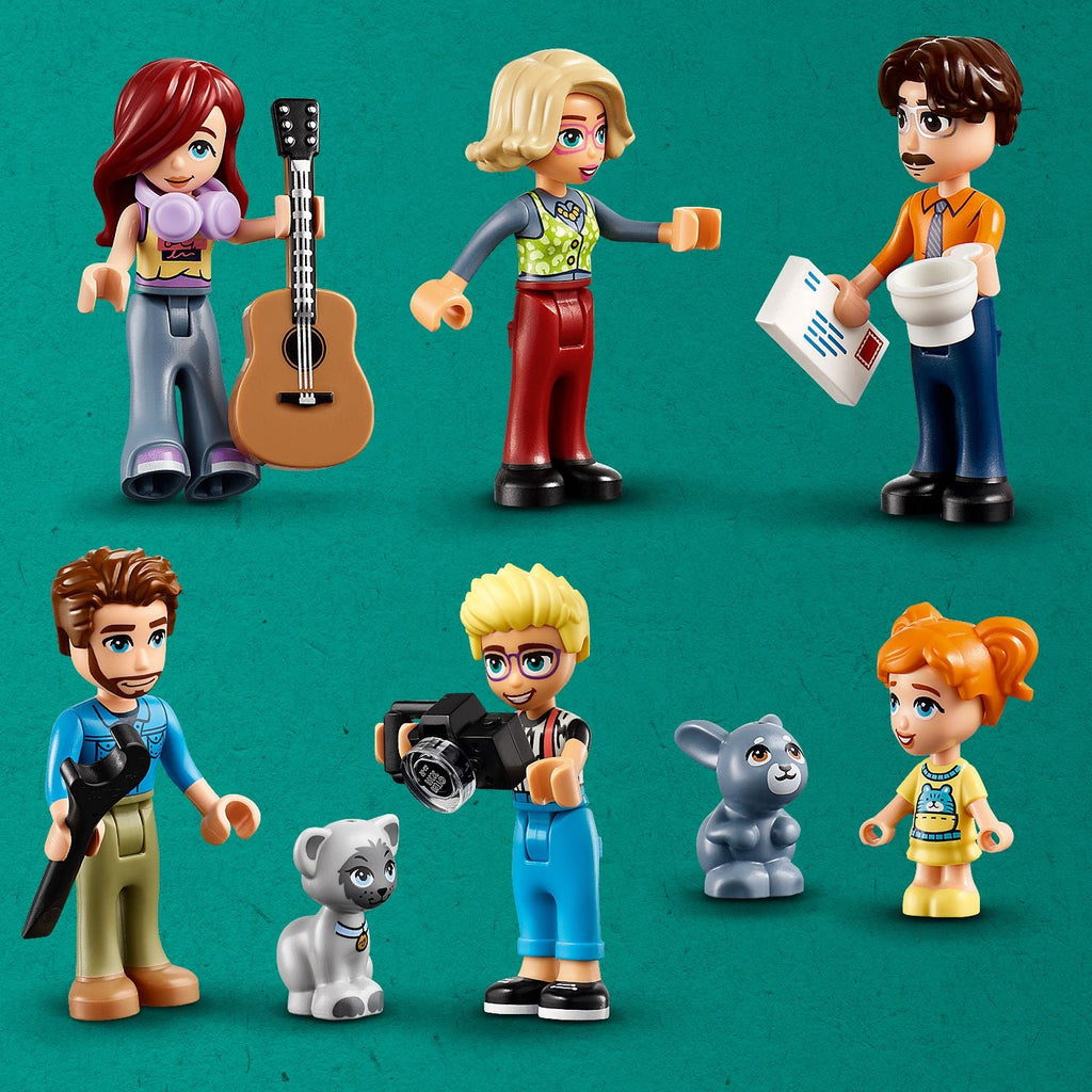 LEGO? Friends? Olly and Paisley's Family Houses