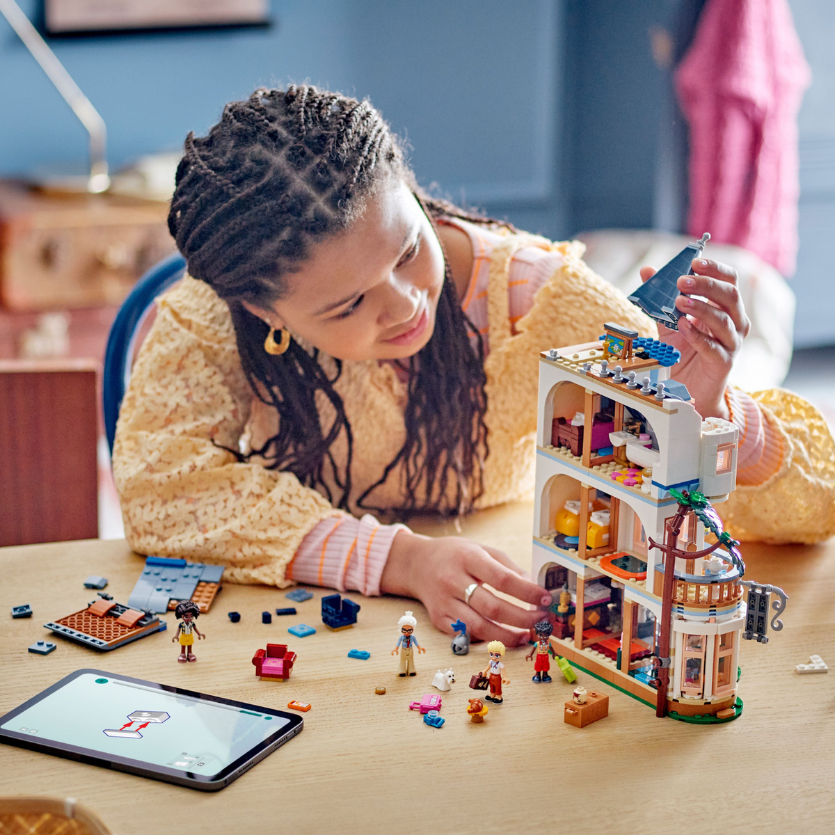 LEGO? Friends? Castle Bed and Breakfast