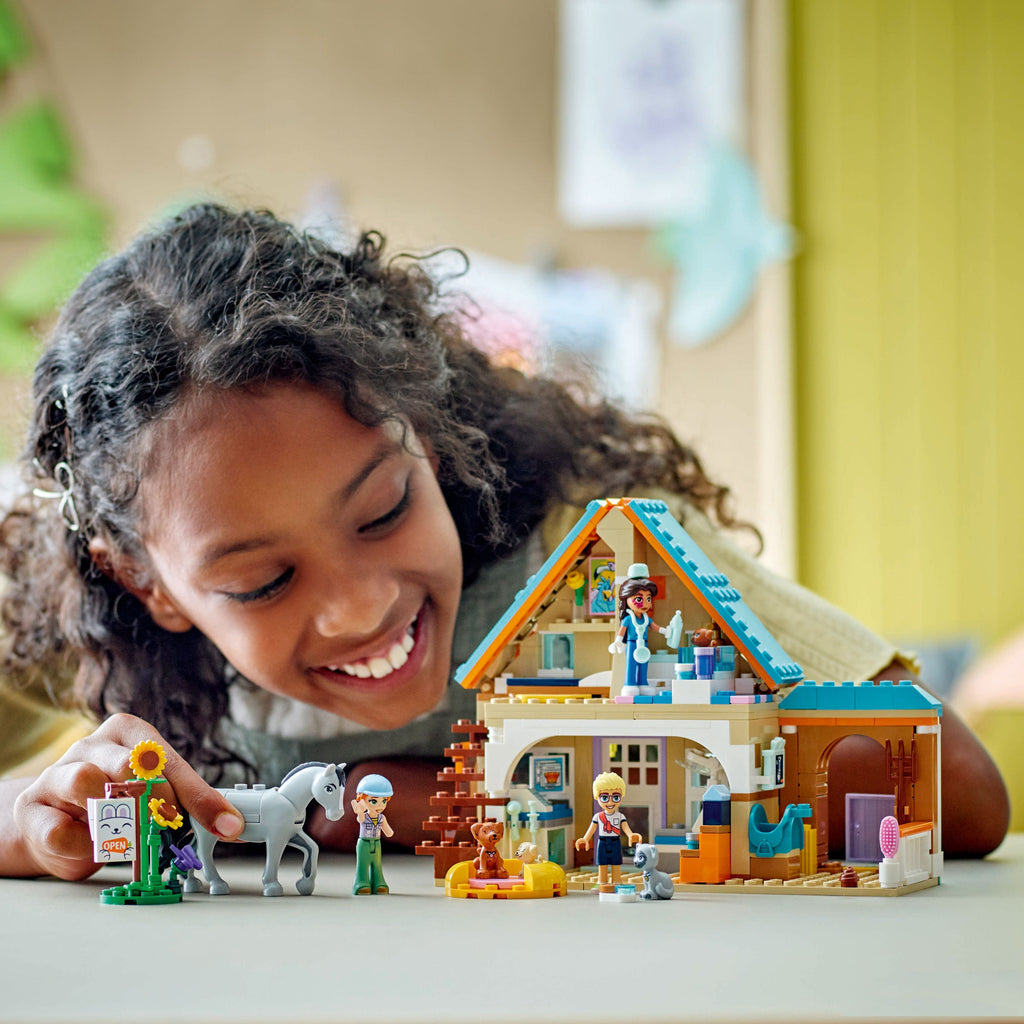 LEGO? Friends? Horse and Pet Vet Clinic