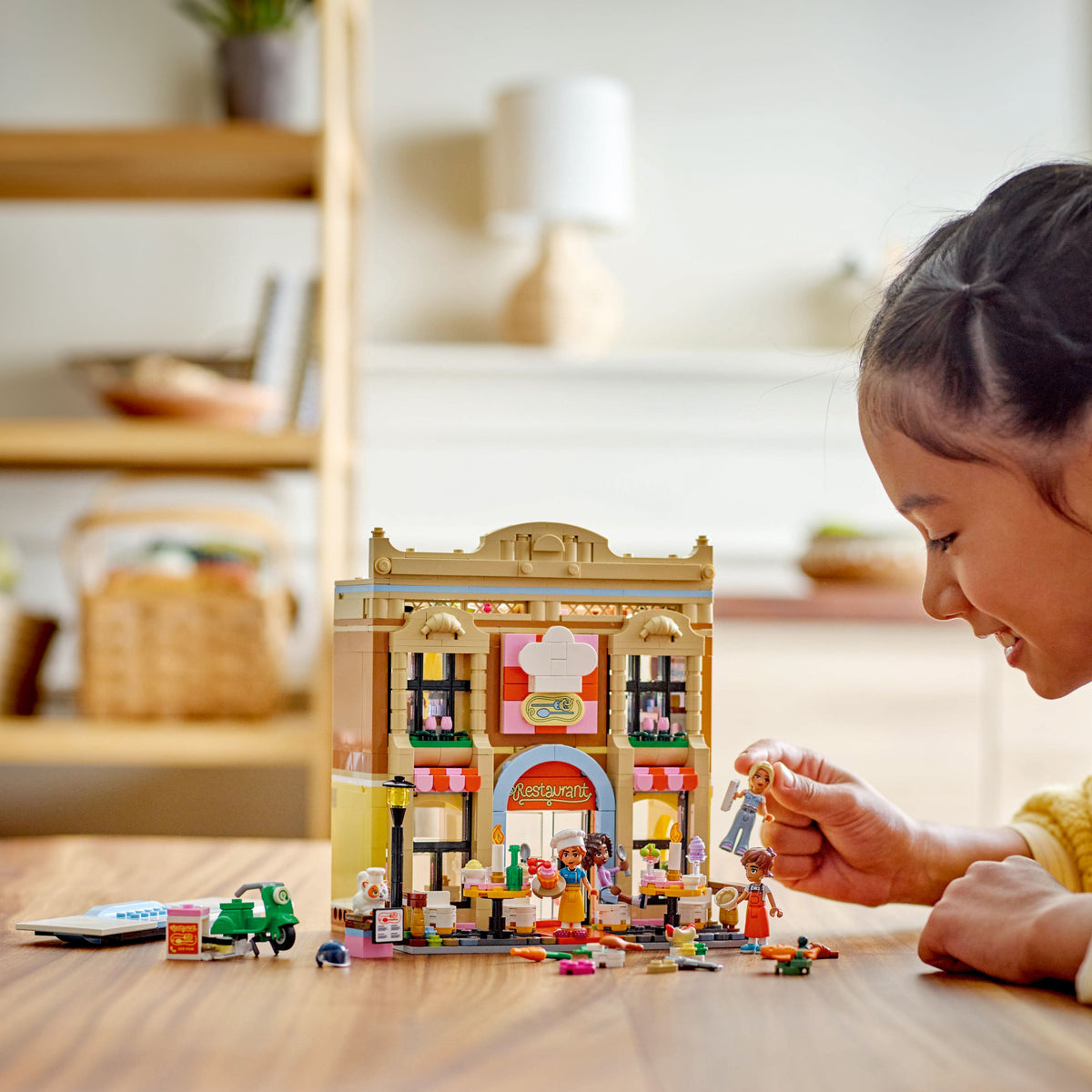 LEGO? Friends? Restaurant and Cooking School