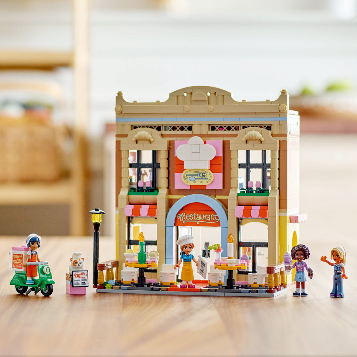 LEGO? Friends? Restaurant and Cooking School