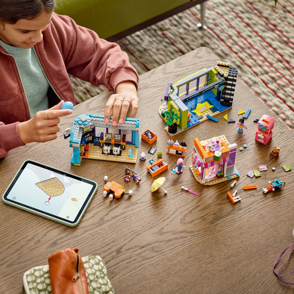 LEGO? Friends Comic Book and Game Store