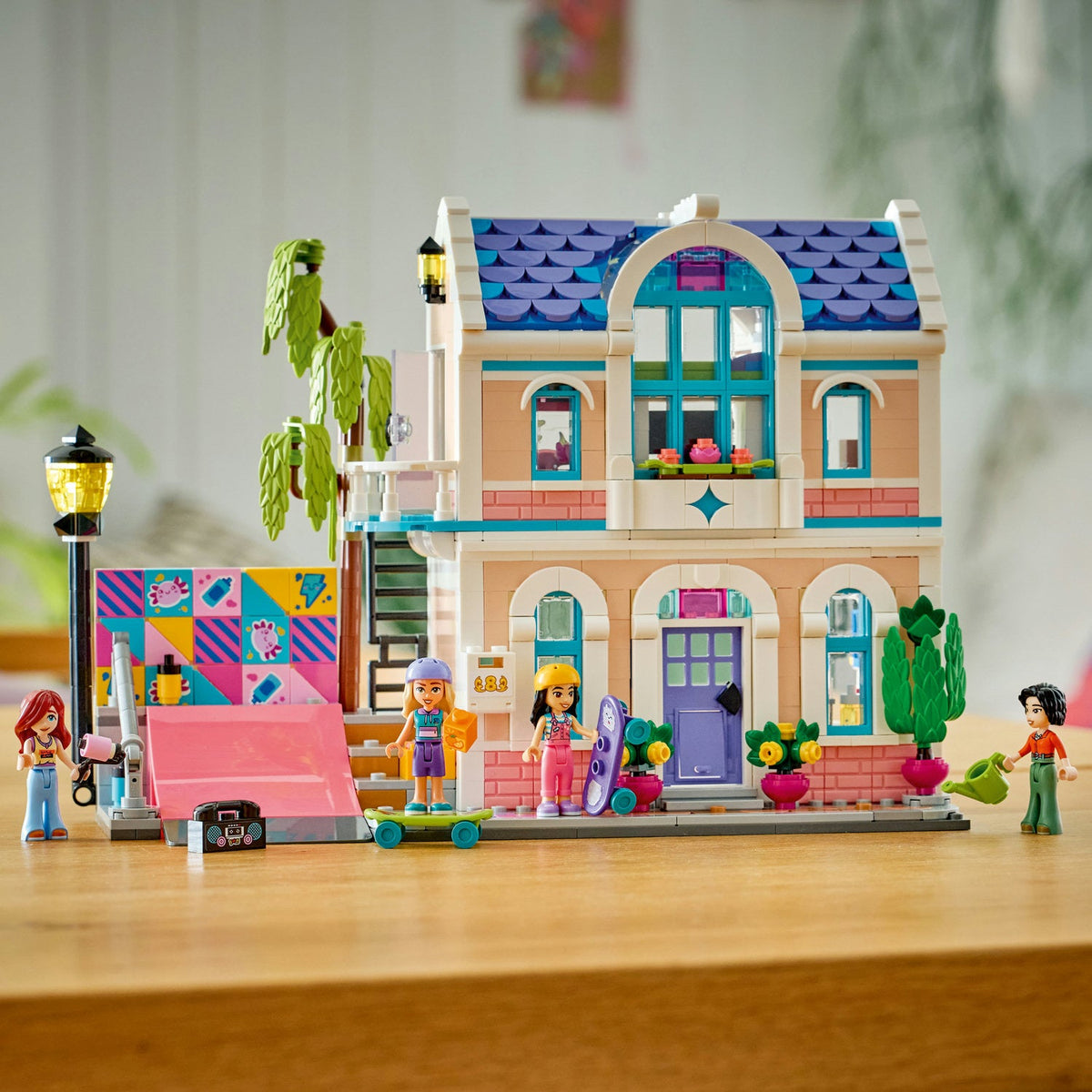LEGO? Friends Liann's Family House
