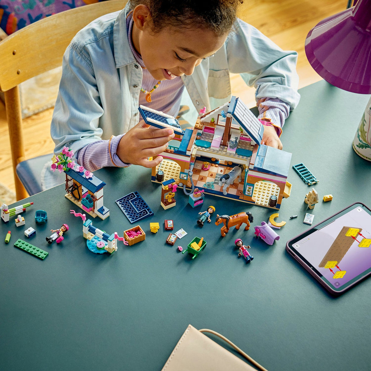 LEGO? Friends Horse Stable and Riding Academy