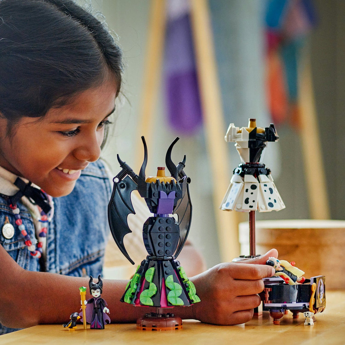 LEGO? | Disney Villains Maleficent's and Cruella De Vil's Dresses