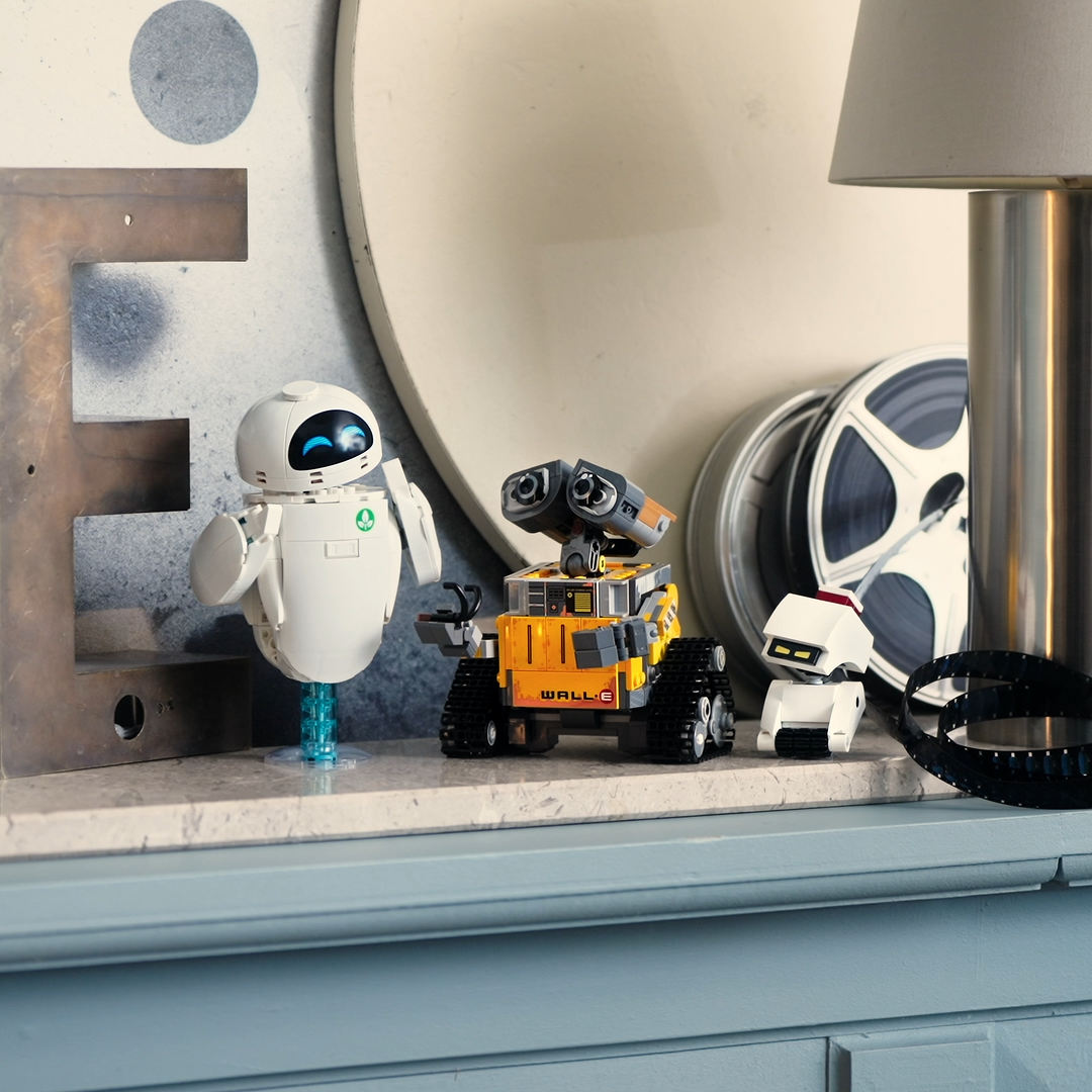 LEGO? | Disney and Pixar WALL-E and EVE
