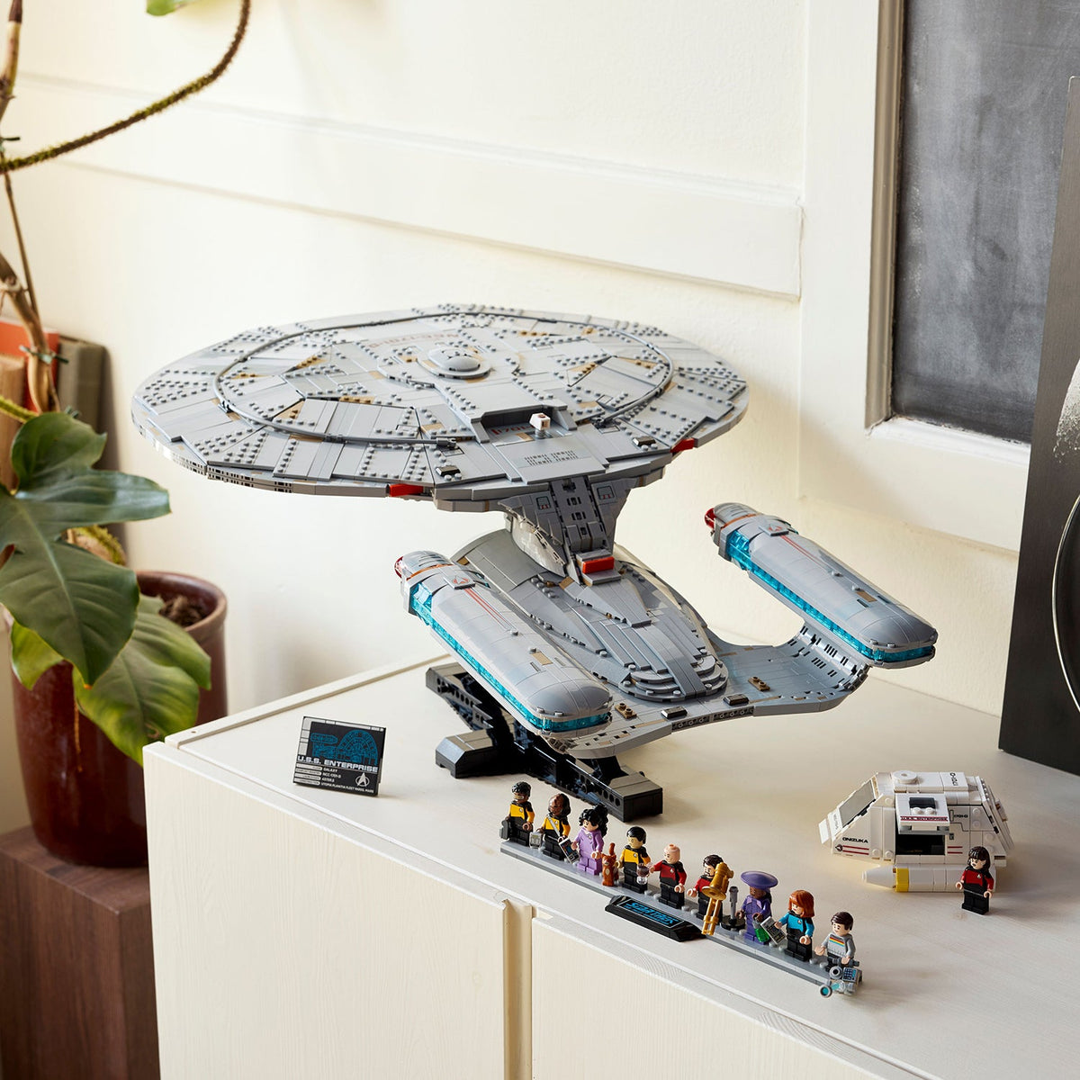 LEGO? Icons Star Trek: U.S.S. Enterprise NCC-1701-D?