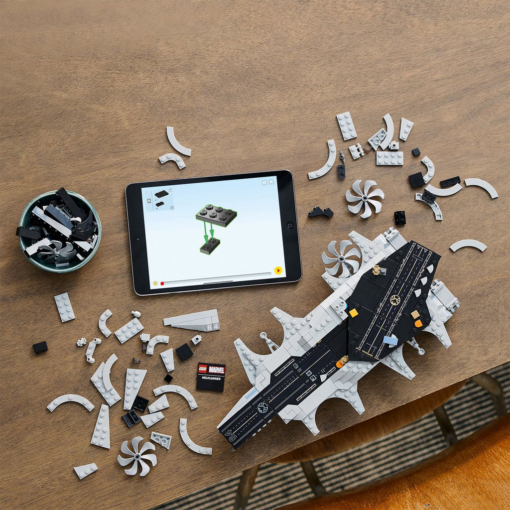 LEGO? Marvel The Avengers Helicarrier