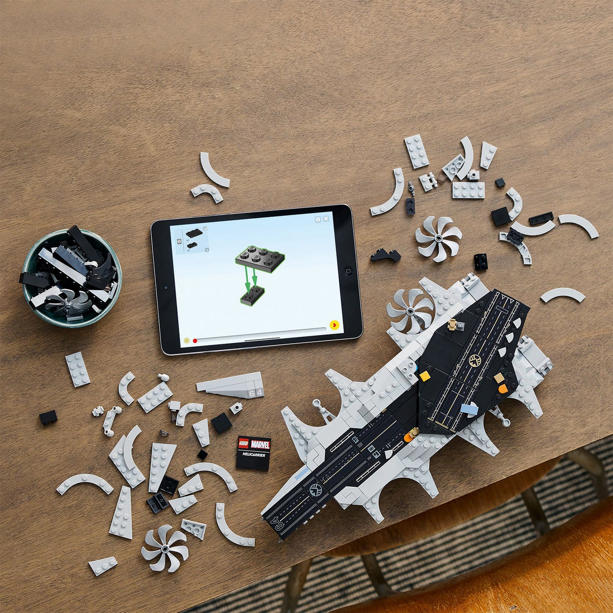 LEGO? Marvel The Avengers Helicarrier