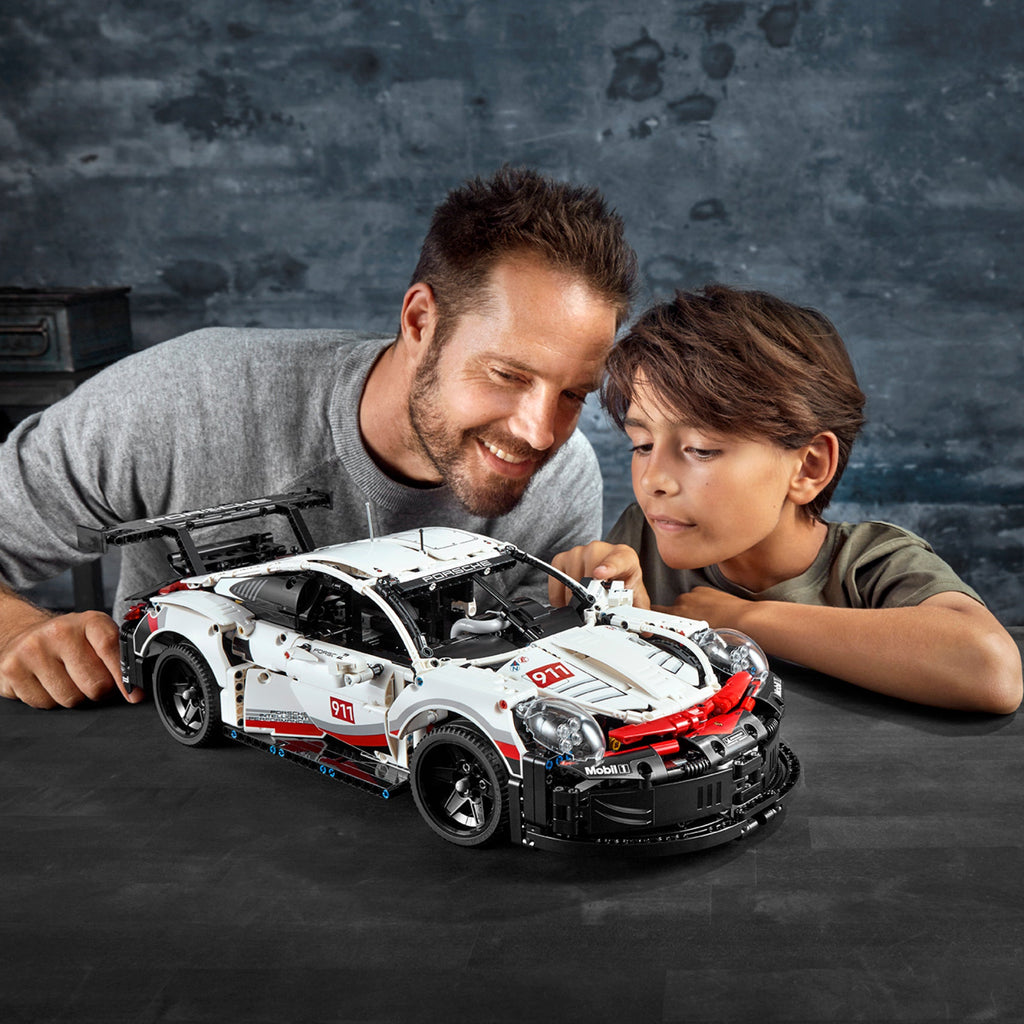 LEGO? Technic Porsche 911 RSR