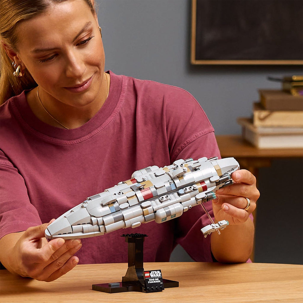 LEGO? Star Wars? Home One Starcruiser